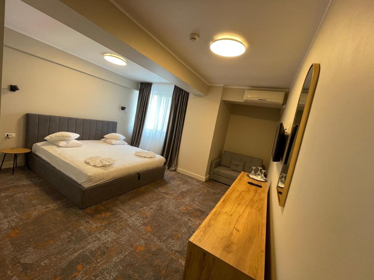 Hotel City Тулча Экстерьер фото