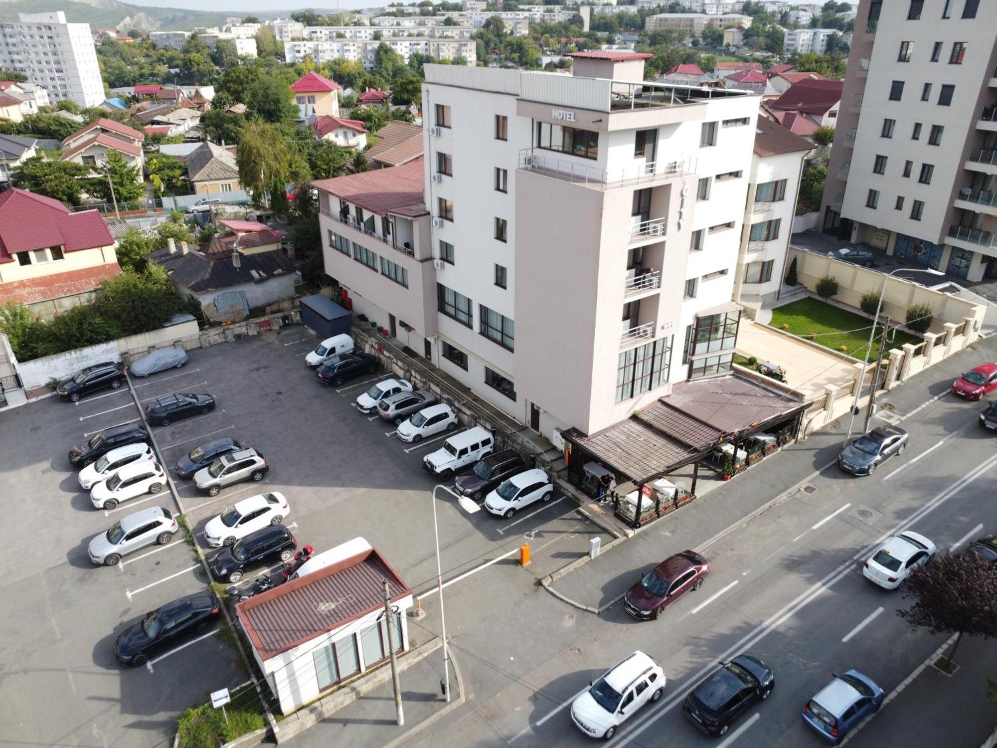 Hotel City Тулча Экстерьер фото