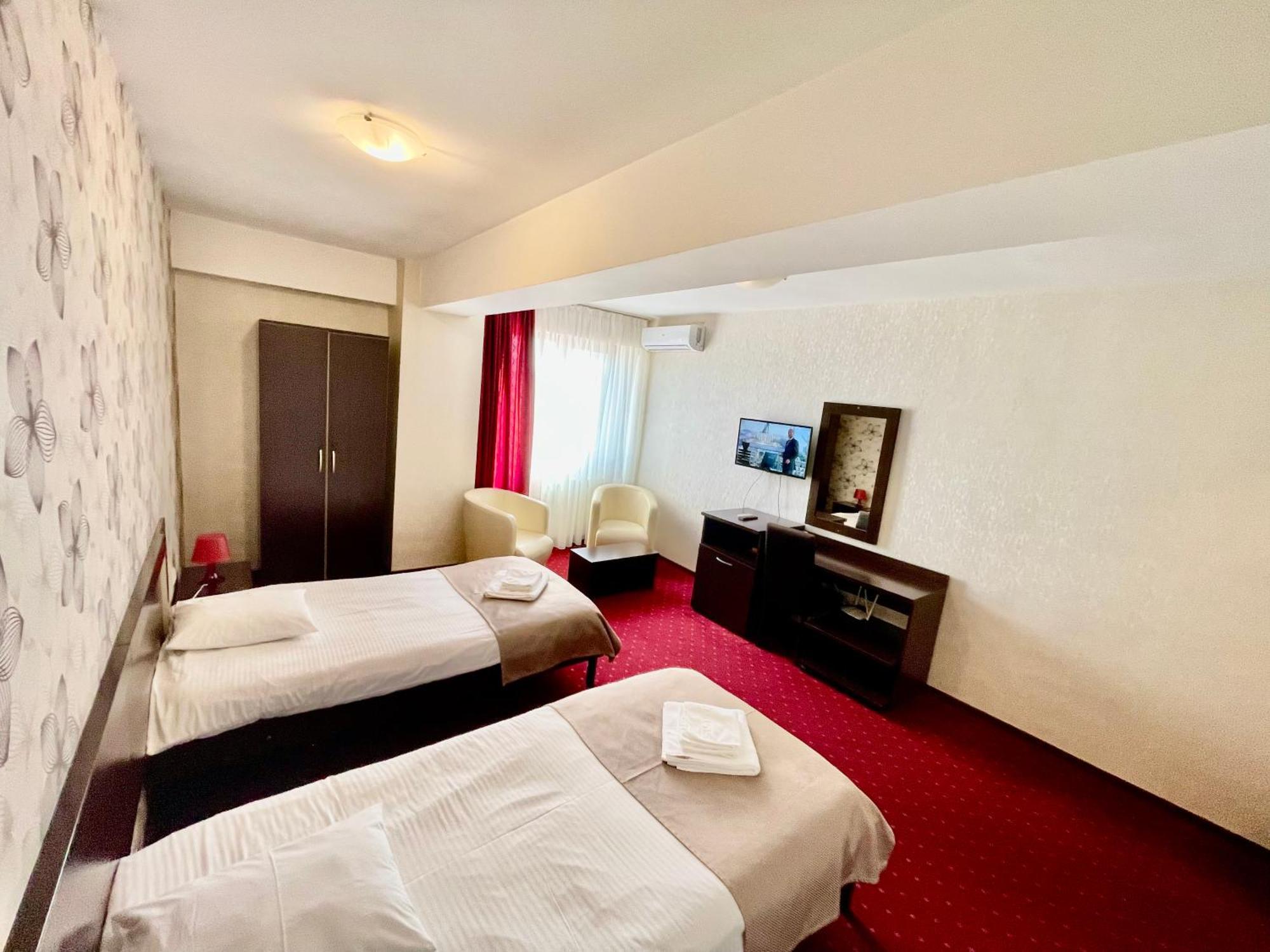 Hotel City Тулча Экстерьер фото