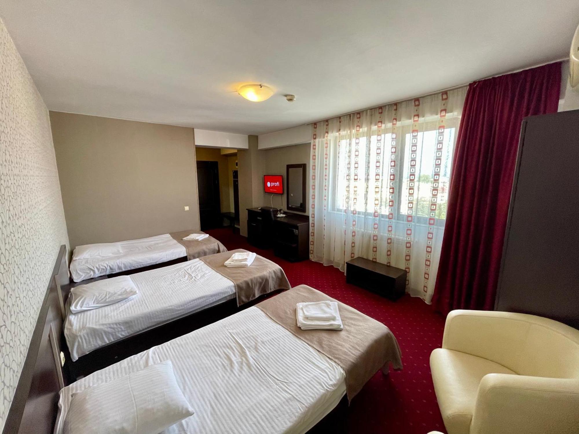 Hotel City Тулча Экстерьер фото