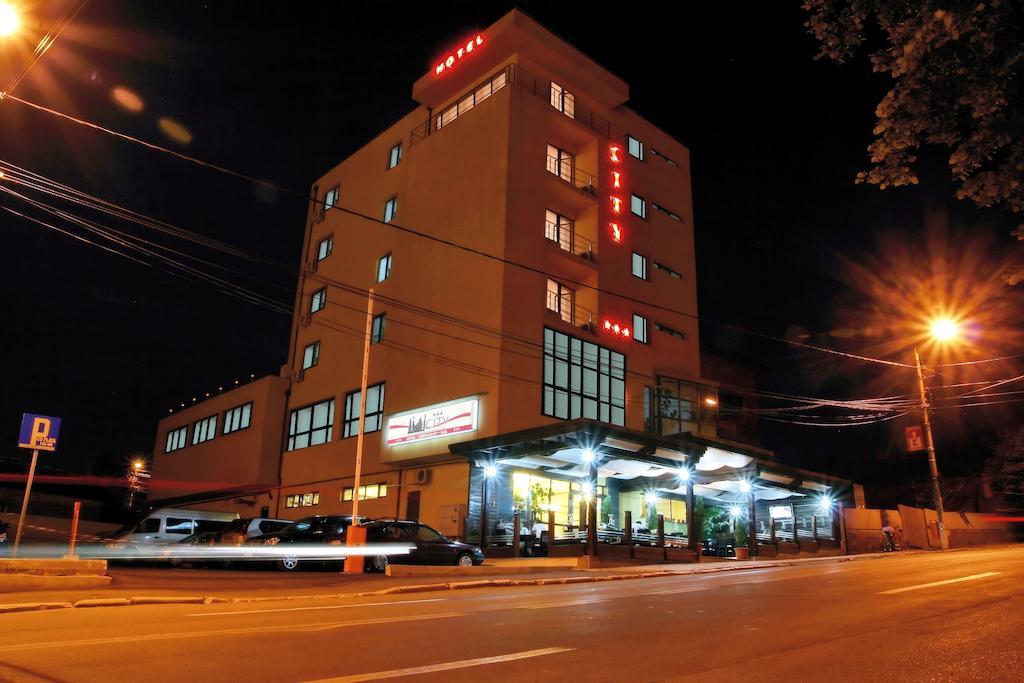 Hotel City Тулча Экстерьер фото